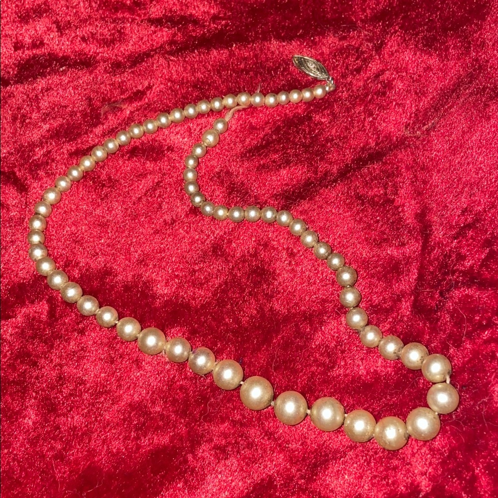 Elegant Pearl Necklace